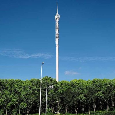 Postes de télécommunications galvanisés à chaud avec hauteur et conception de vent personnalisables
