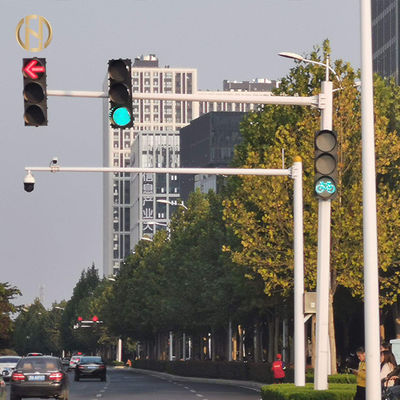 Feu de signalisation galvanisé octogonal Polonais 6M avec 14M L en porte-à-faux type