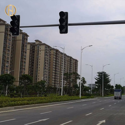 T dactylographient la taille adaptée aux besoins du client légère galvanisée octogonale de Polonais pour des feux de signalisation