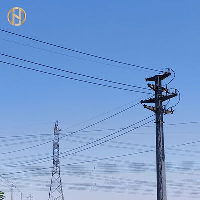La couleur grise a galvanisé Polonais en acier octogonal 69KV NEA 50FT 55FT 60FT 65FT 70FT