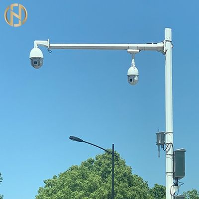 Feu de signalisation d'encorbellement d'Astm Gr65 7.8m de galvanisation d'immersion chaude Polonais