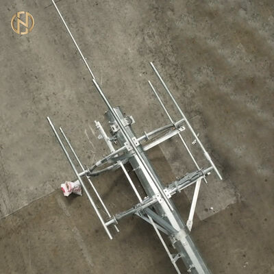 Acheter Poteaux en acier pour télécommunications fabriqués avec de l'acier à haute résistance et galvanisés à chaud pour une résistance à la corrosion online manufacture