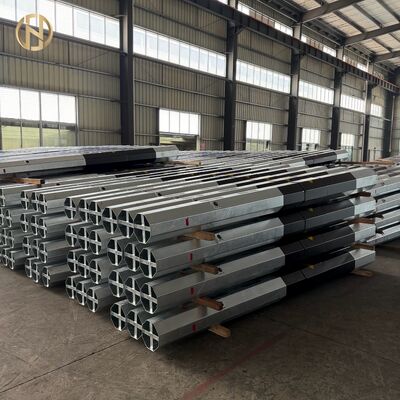 acheter Poteau électrique octogonal en acier de 30-40 pieds (12-18 m), tour de distribution utilitaire HDG Q355 ASTM A572, joint à emboîtement multi-sections, base en bitume online manufacture