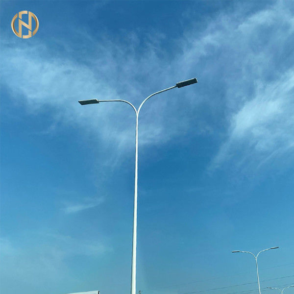 Couleur de peinture personnalisée galvanisée à chaud et pulvérisation électrostatique Pole de lumière de rue pour la durabilité