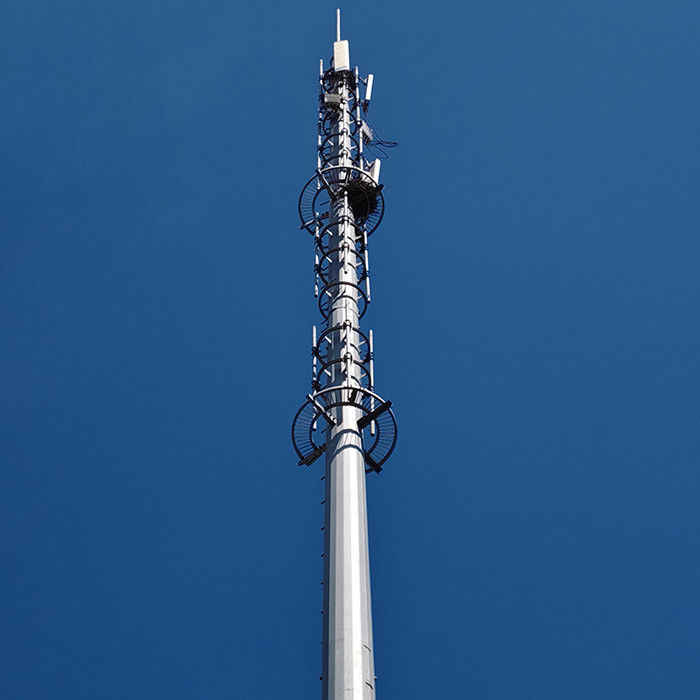 Poteaux de communication en acier galvanisé personnalisés avec supports d'antenne
