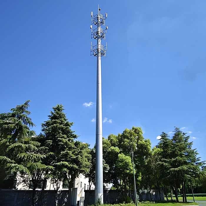 Monopoles d'antennes en acier de 35 m avec plateforme pour poste de télécommunication