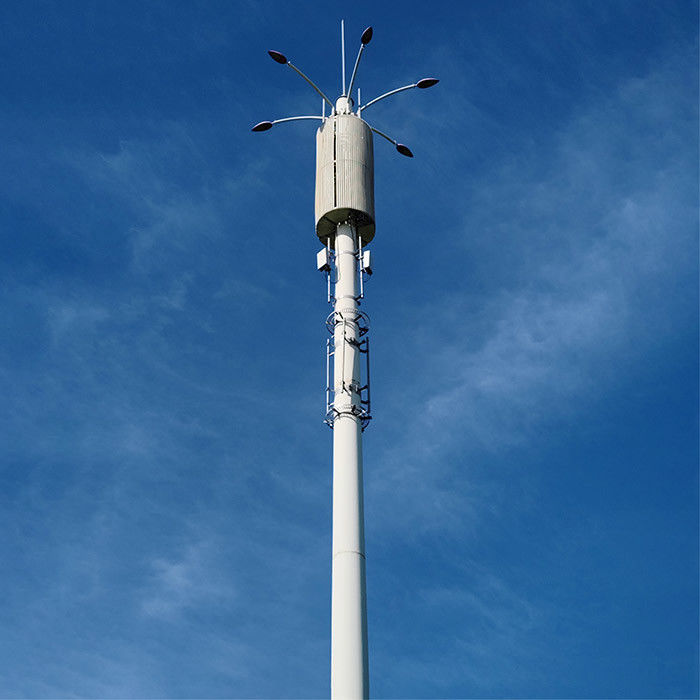 Poles de télécommunications pour les communications cellulaires