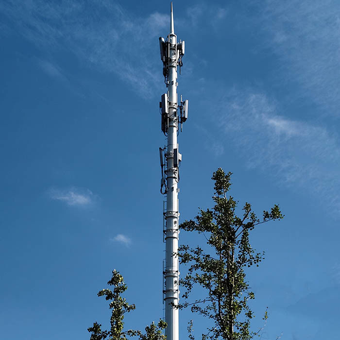 Antennes en acier galvanisé à chaud monopoles avec plateforme