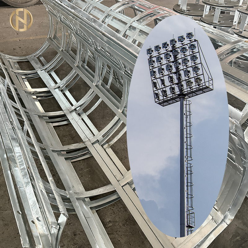 Mât de lumière élevé réglable de 15m à 50m pour stade, mât d'éclairage élevé galvanisé à succès