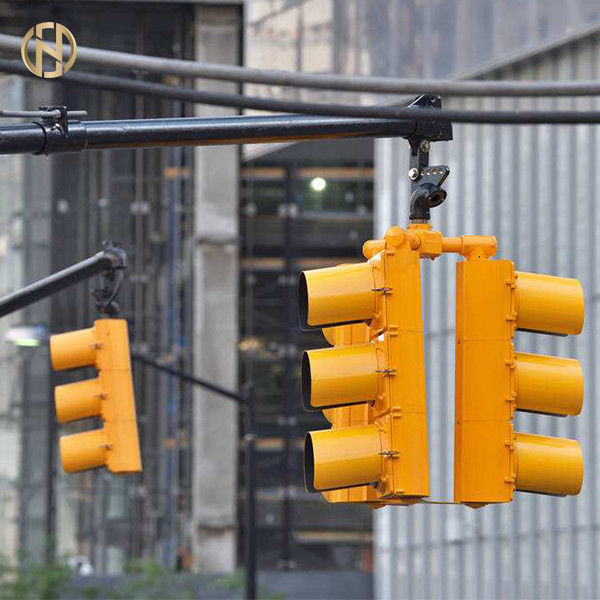 Système galvanisé de Polonais 4M 6M 8M For Traffic Control de feux de signalisation d'immersion chaude
