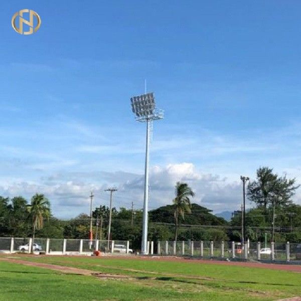 Haut mât Polonais de plaza   forme polygonale de 25M 35M 40M Flood Light Poles