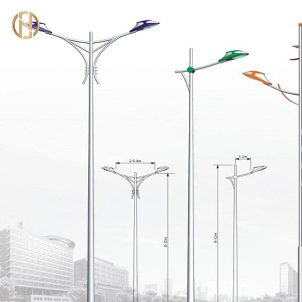 Conception personnalisable du pôle électrique de lumière de rue solaire extérieure avec revêtement galvanisé à chaud
