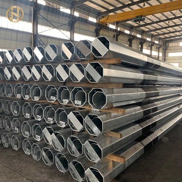 Puissance 1700daN Polonais en acier électrique de Polonais 12.2M de courant de couleur de zinc