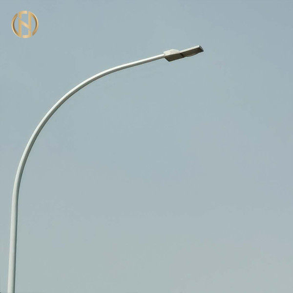 OIN résistante 9001 de double de bras d'éclairage vent en acier laminé à chaud de Polonais certifiée