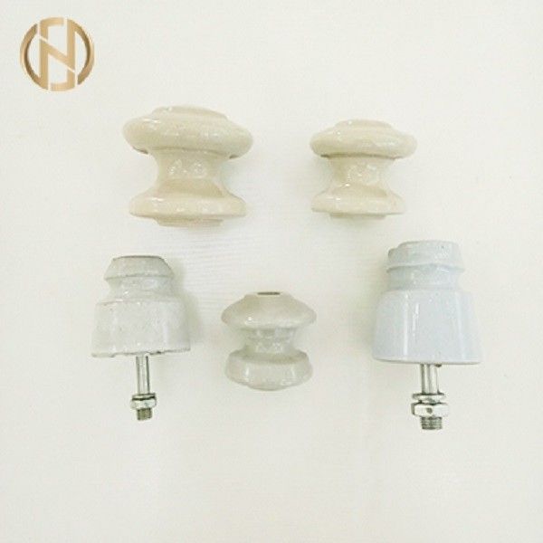 Ligne en céramique électrique type isolateur d'accessoires de Polonais de haute précision de Pin de fil