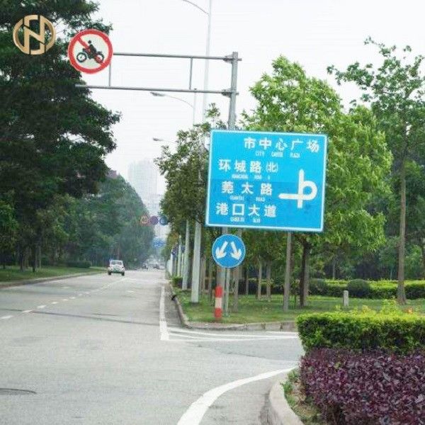 le panneau routier Polonais de 6m 6.5m 8m a galvanisé la forme octogonale de Polonais de plaque de rue en acier