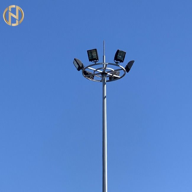 Éclairage élevé 30m solaire de mât de réverbère de Q345 2.5mm avec l'échelle s'élevante