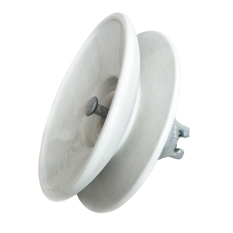 Isolateurs suspendus de porcelaine pour des lignes de transmission