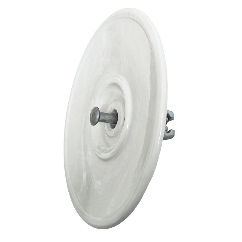 Isolateurs suspendus de porcelaine pour des lignes de transmission