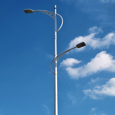 Poteau d'éclairage public en acier galvanisé à chaud pour jardin, autoroute, place, avec conception personnalisable et matériau durable